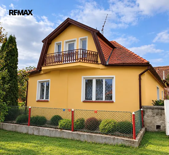 Prodej rodinného domu 100 m², pozemek 2853 m²